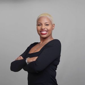 Meet your Posher, Lorena